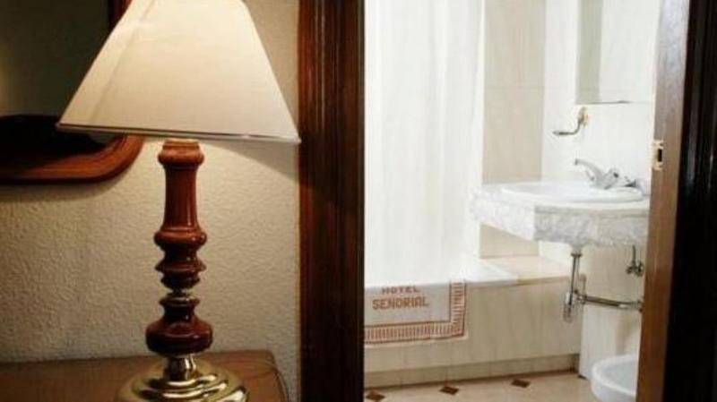 Senorial Hotel Madrid Esterno foto